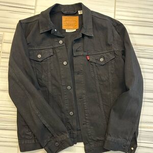 NWOT Levi's Black Denim Jacket for Men